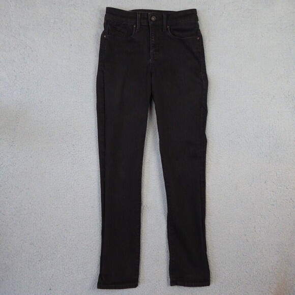 Levi's Jeans Women's 4 Black Classic Fit Mid Rise Skinny Stretch Denim - Picture 1 of 13